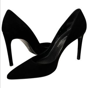 Never worn, black suede Stuart Weitzman Curvia